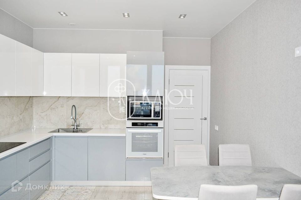 Продаётся 3-комнатная квартира, 101.4 м²