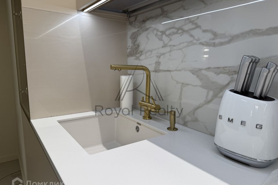 Сдаётся 2-комнатная квартира, 76 м²