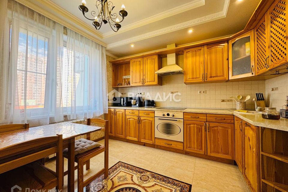Продаётся 3-комнатная квартира, 98 м²