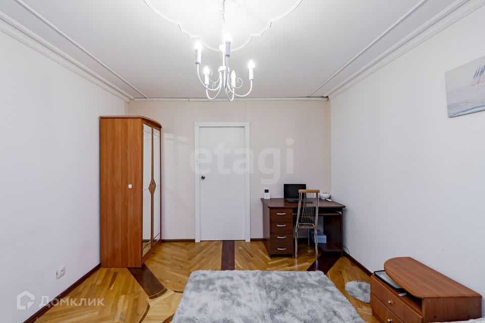 Продаётся 5-комнатная квартира, 148.4 м²