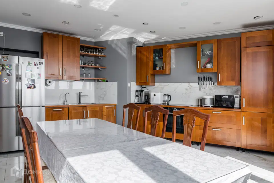 Продаётся 5-комнатная квартира, 255 м²