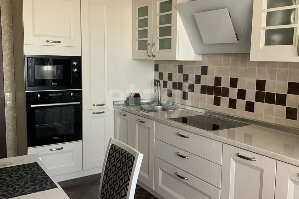 Продаётся 2-комнатная квартира, 61.6 м²