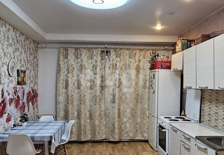 Продаётся 3-комнатная квартира, 82.5 м²