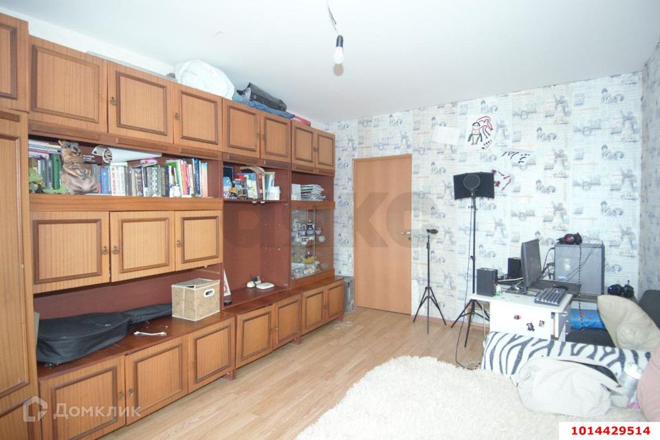 Продаётся 3-комнатная квартира, 67.8 м²