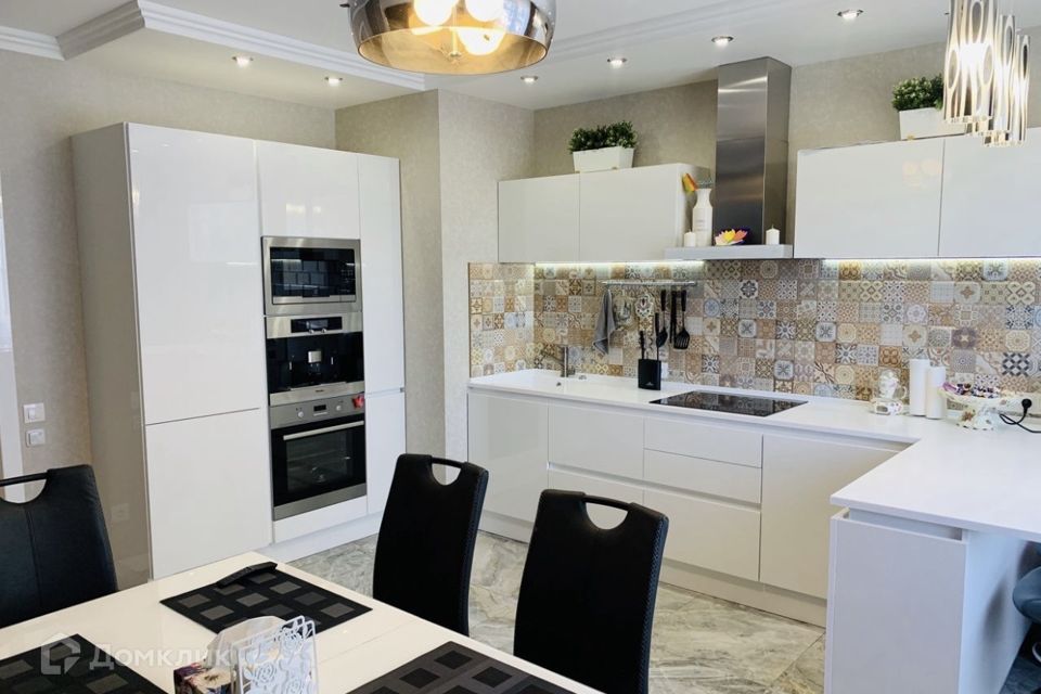 Сдаётся 4-комнатная квартира, 90 м²
