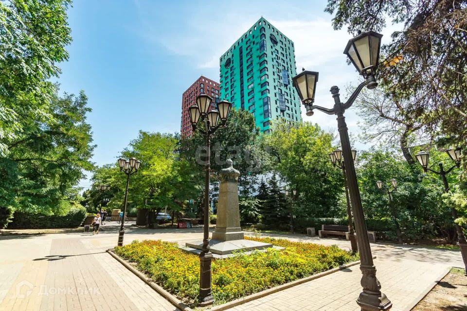 Продаётся 1-комнатная квартира, 54 м²