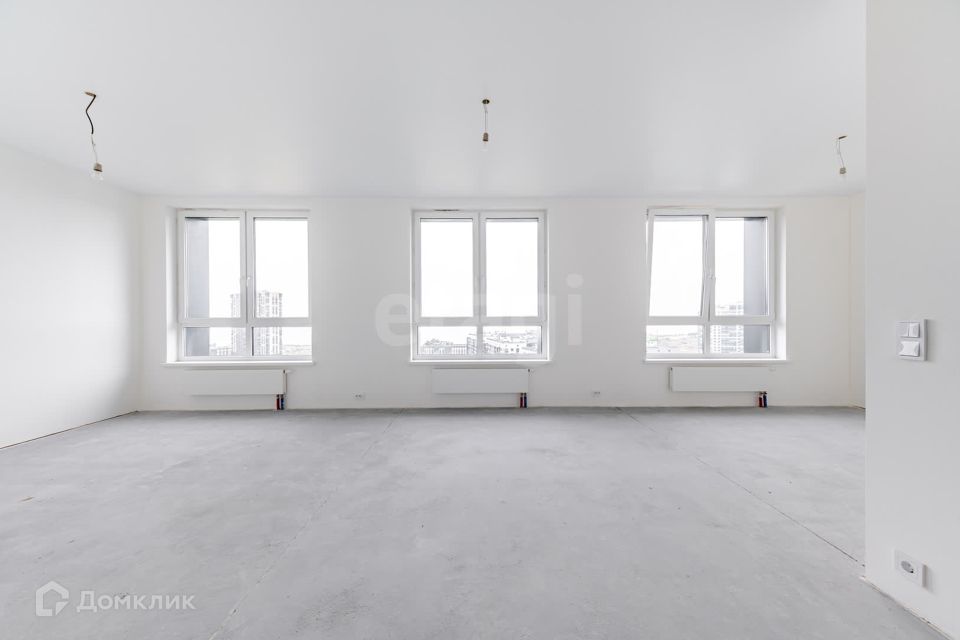 Продаётся 4-комнатная квартира, 108 м²