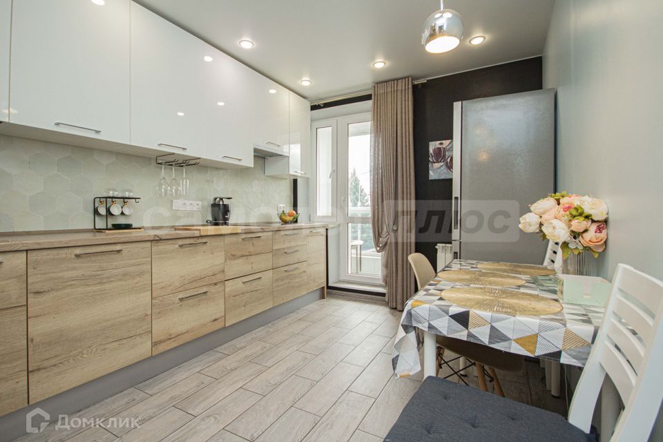 Продаётся 2-комнатная квартира, 67.7 м²