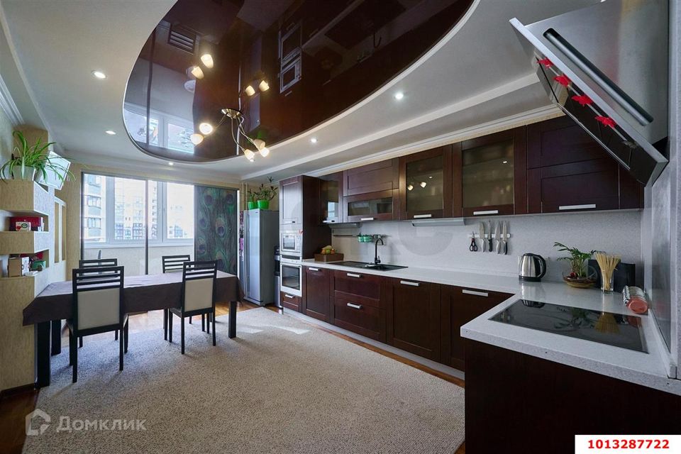 Продаётся 3-комнатная квартира, 105.4 м²