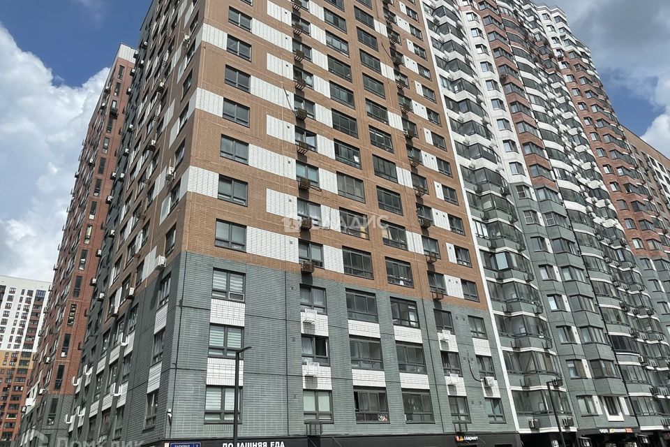 Продаётся 2-комнатная квартира, 56.8 м²