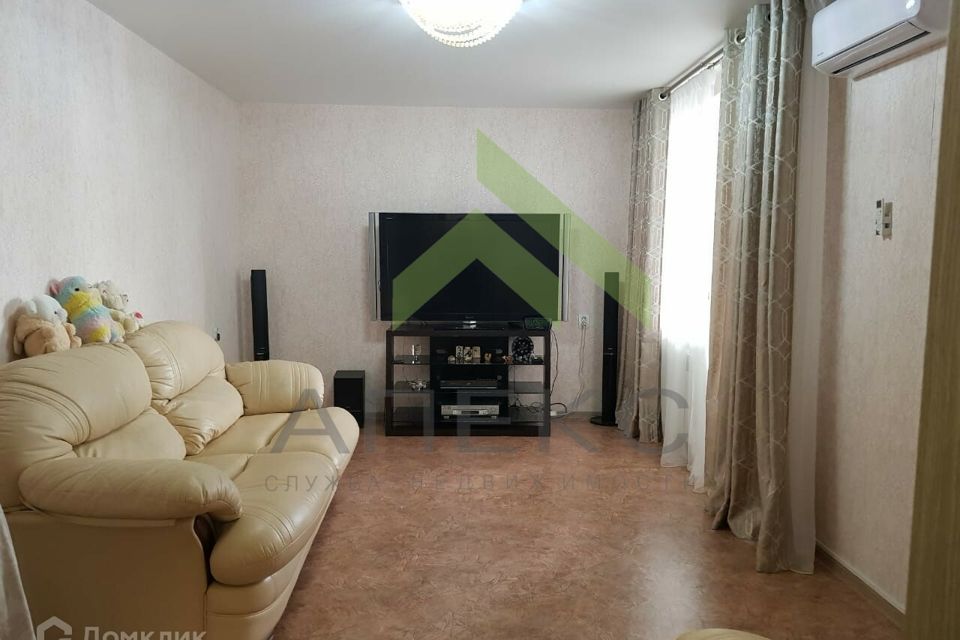 Продаётся 2-комнатная квартира, 61.8 м²