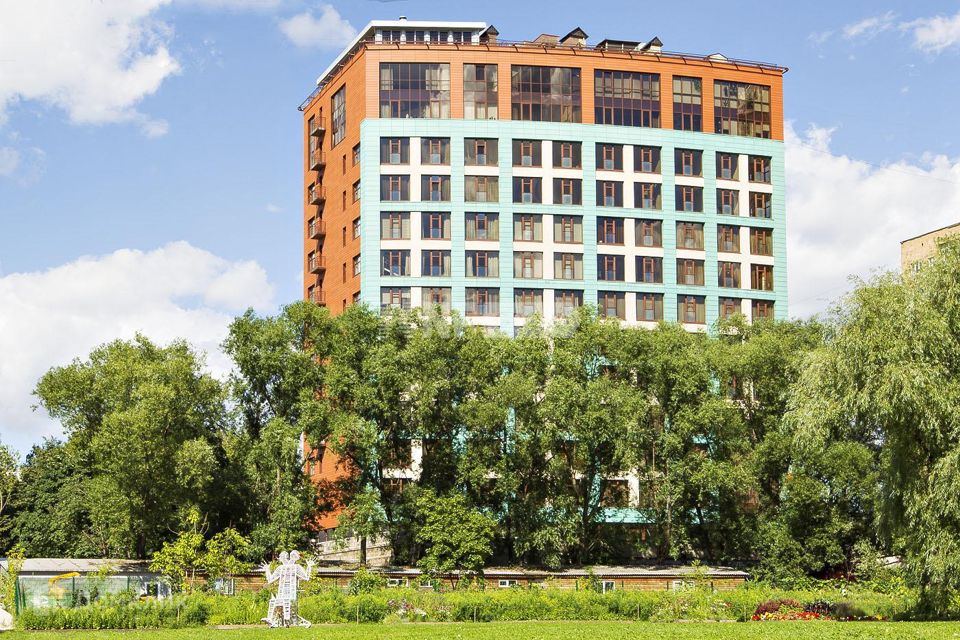 Продаётся 4-комнатная квартира, 244.9 м²