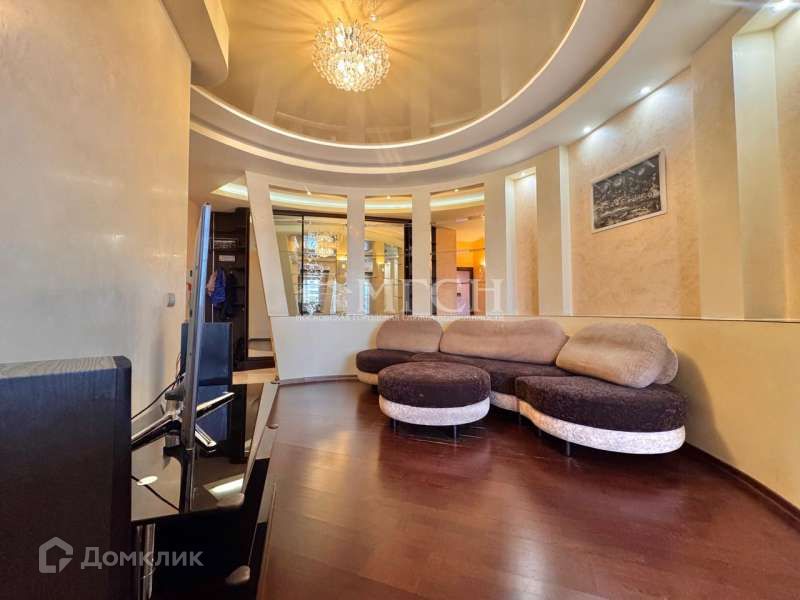 Продаётся 3-комнатная квартира, 119.8 м²