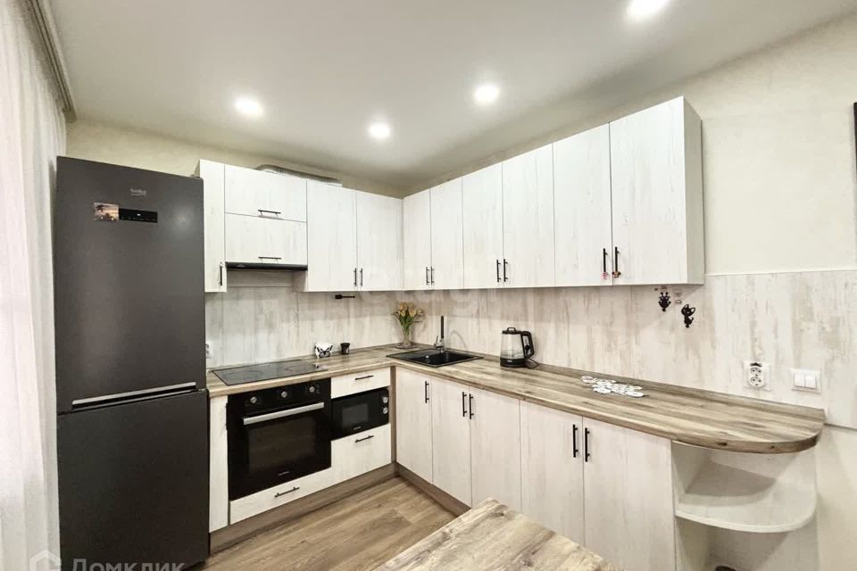 Продаётся 2-комнатная квартира, 69.6 м²