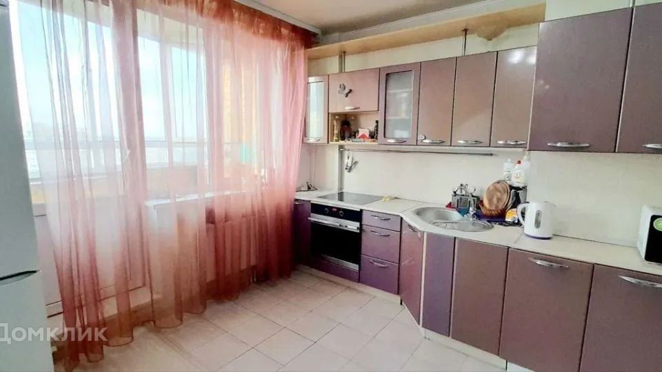 Продаётся 1-комнатная квартира, 62.9 м²