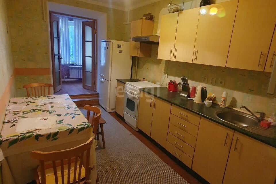 Продаётся 3-комнатная квартира, 69.4 м²