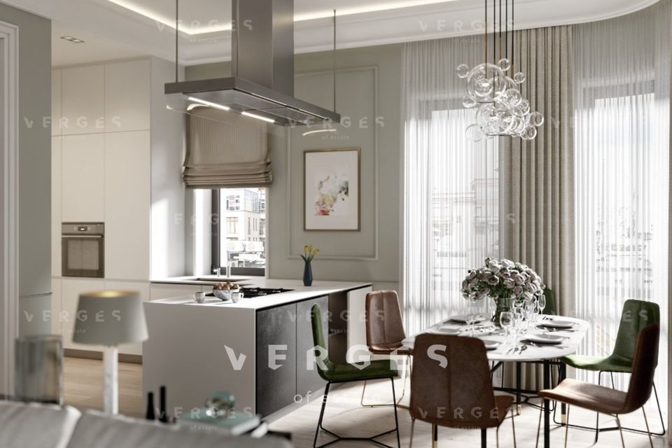 Продаётся 4-комнатная квартира, 168 м²