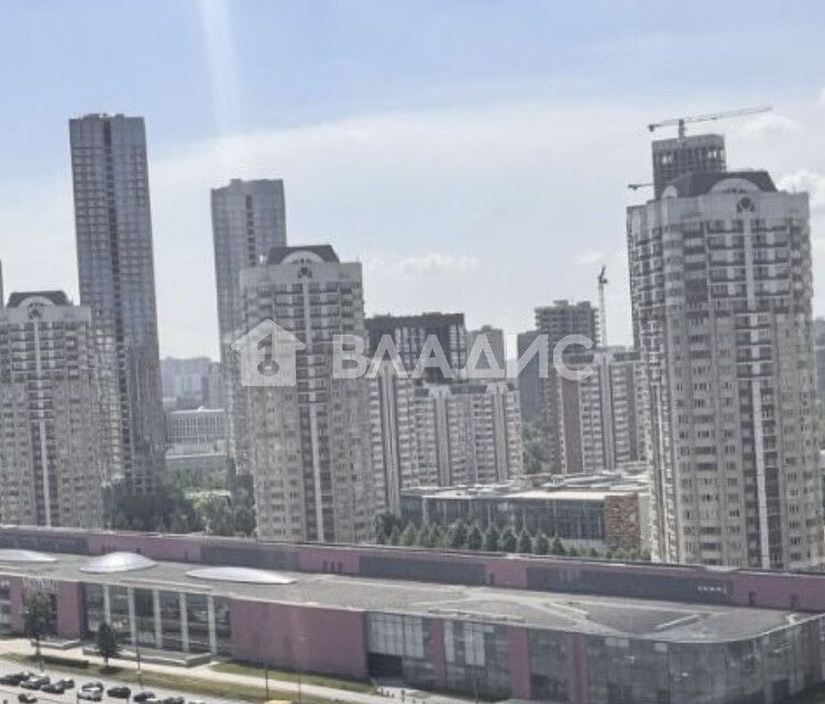 Продаётся 3-комнатная квартира, 105 м²