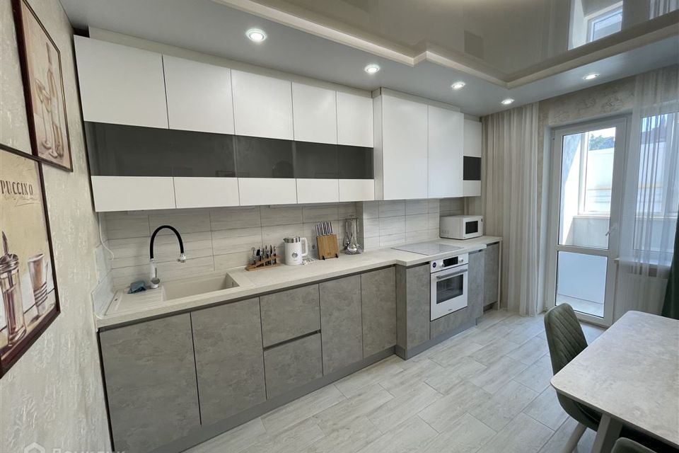Продаётся 1-комнатная квартира, 43 м²