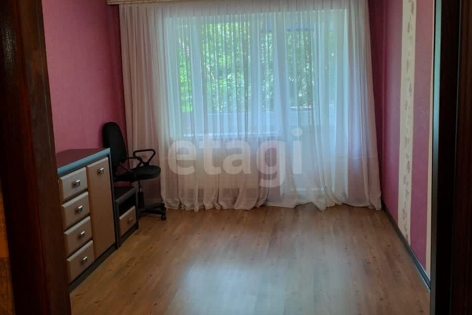 Продаётся 3-комнатная квартира, 50.4 м²