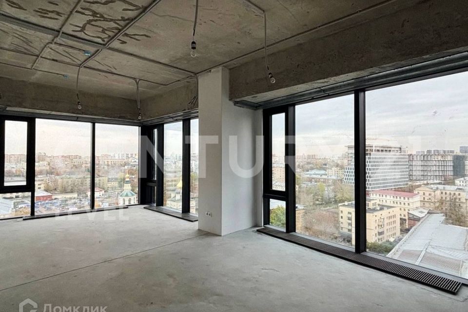 Продаётся 3-комнатная квартира, 121 м²