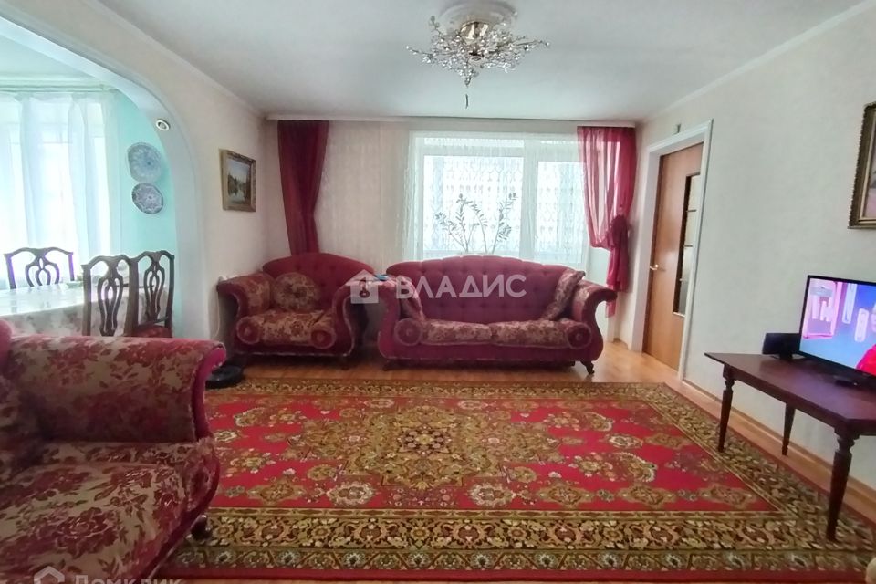 Продаётся 4-комнатная квартира, 64 м²