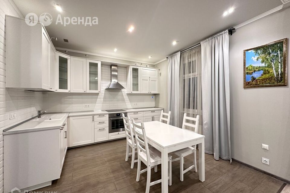 Сдаётся 4-комнатная квартира, 168 м²