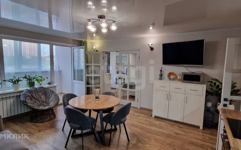 Продаётся 2-комнатная квартира, 70.2 м²