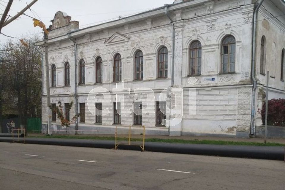 Продаётся 3-комнатная квартира, 120 м²