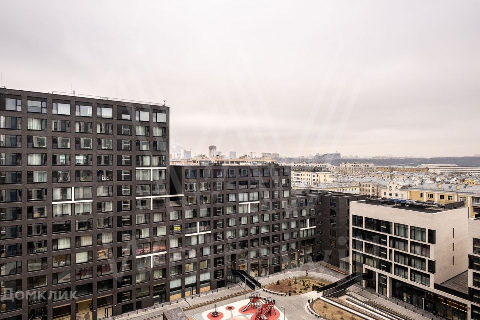 Продаётся 3-комнатная квартира, 130 м²