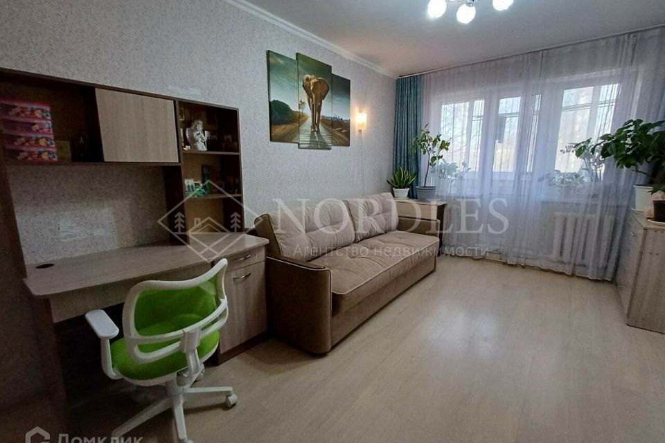 Продаётся 3-комнатная квартира, 56.5 м²