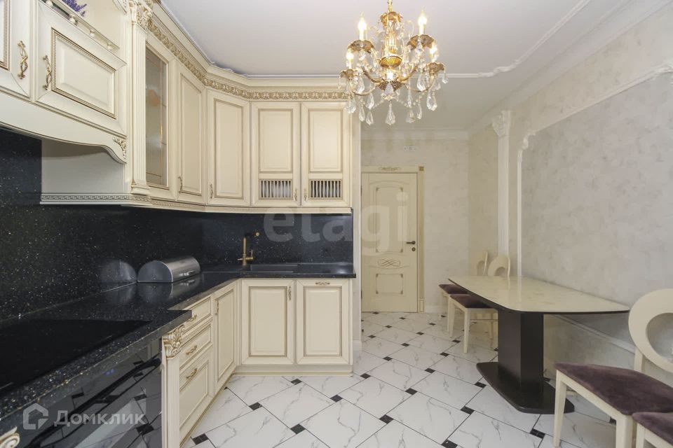 Продаётся 3-комнатная квартира, 106.7 м²