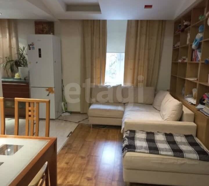 Продаётся 3-комнатная квартира, 80 м²