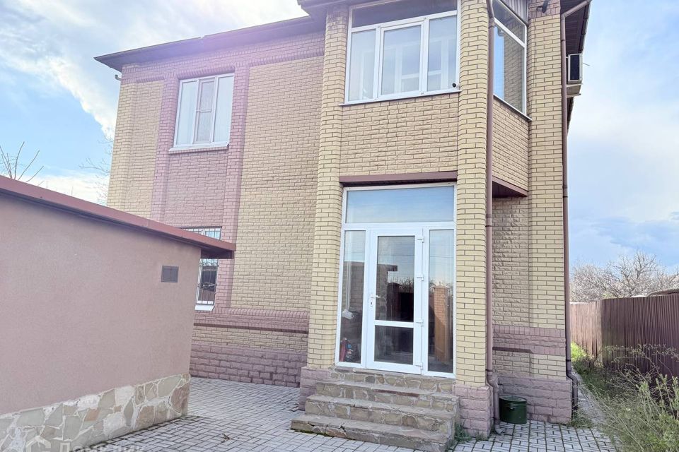 Продаётся 2-этажный дом, 172.9 м²