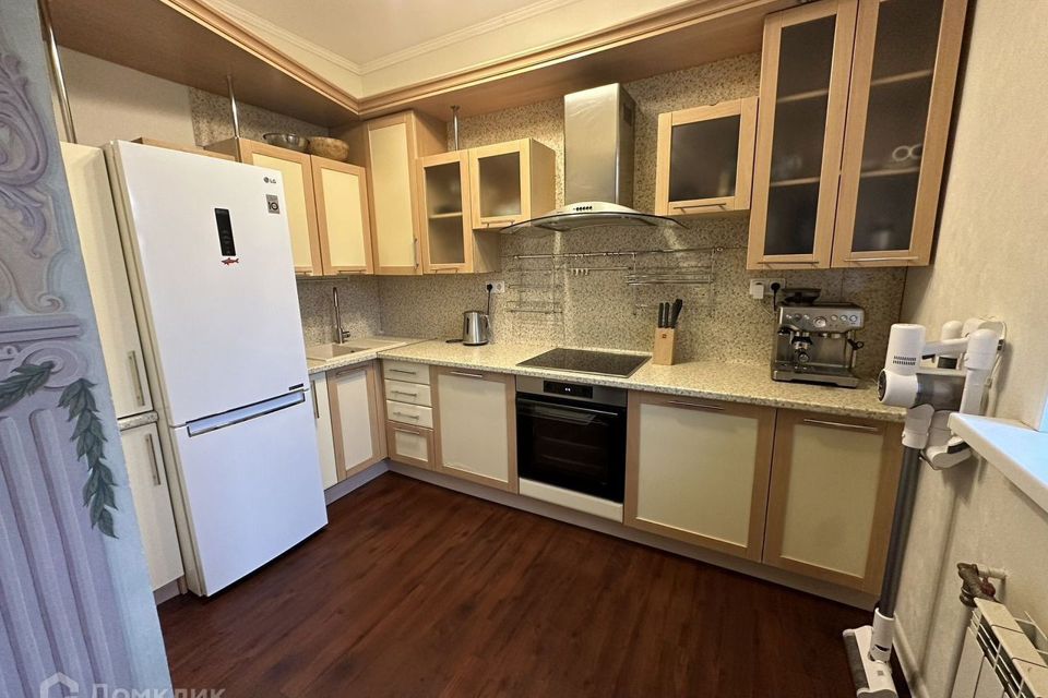 Сдаётся 4-комнатная квартира, 125 м²
