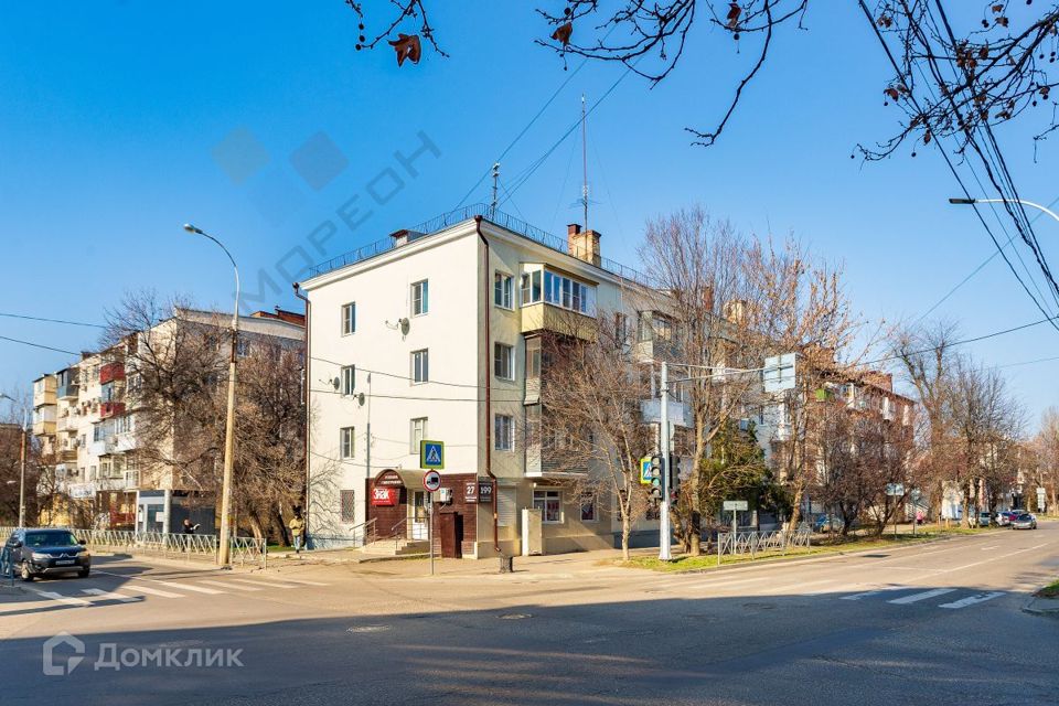 Продаётся 3-комнатная квартира, 55.9 м²
