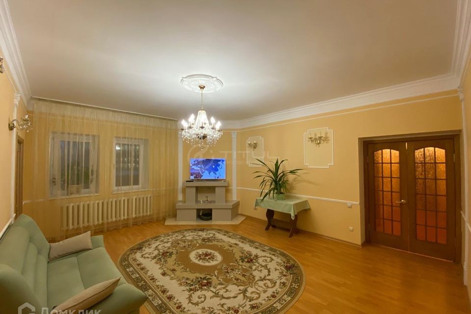 Продаётся 4-комнатная квартира, 118.3 м²