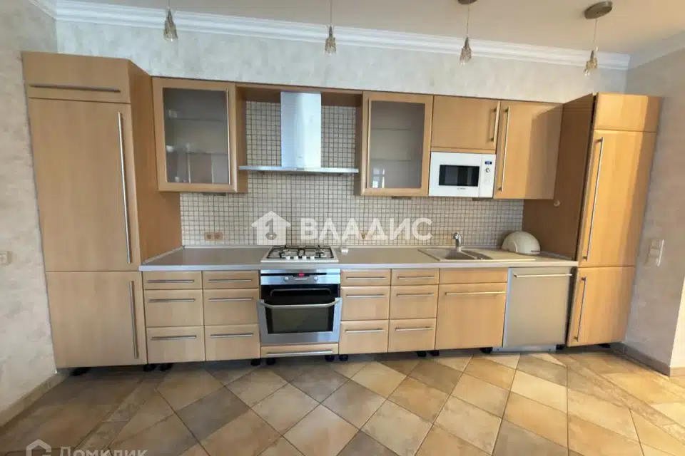 Продаётся 2-комнатная квартира, 82 м²
