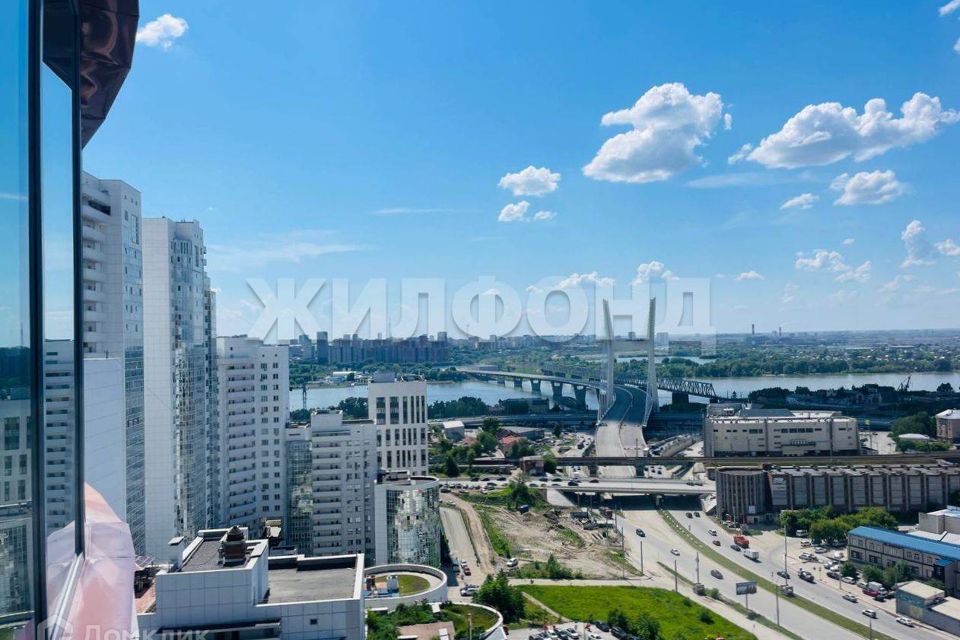 Продаётся 5-комнатная квартира, 194.7 м²