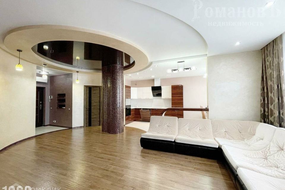 Сдаётся 3-комнатная квартира, 107.8 м²