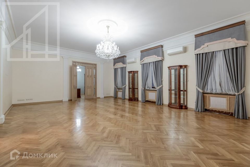 Сдаётся 5-комнатная квартира, 219 м²