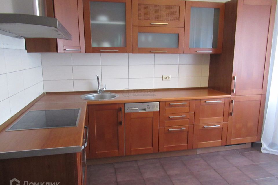 Продаётся 1-комнатная квартира, 42 м²
