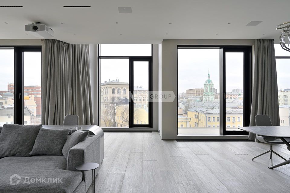Продаётся 5-комнатная квартира, 337.8 м²