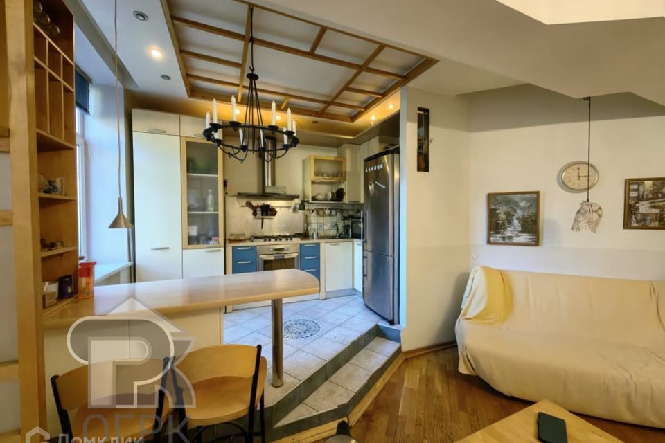 Продаётся 4-комнатная квартира, 97 м²