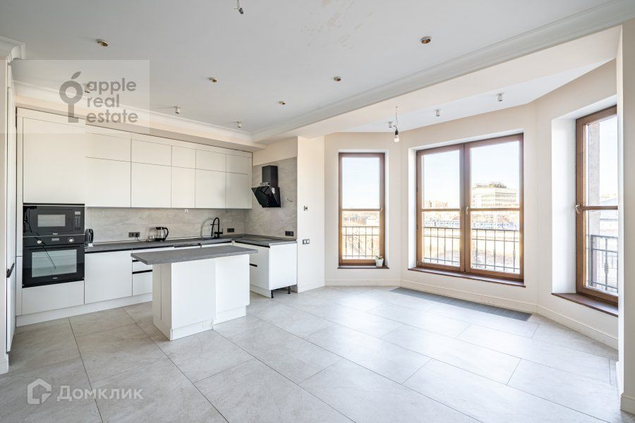 Продаётся 4-комнатная квартира, 150 м²
