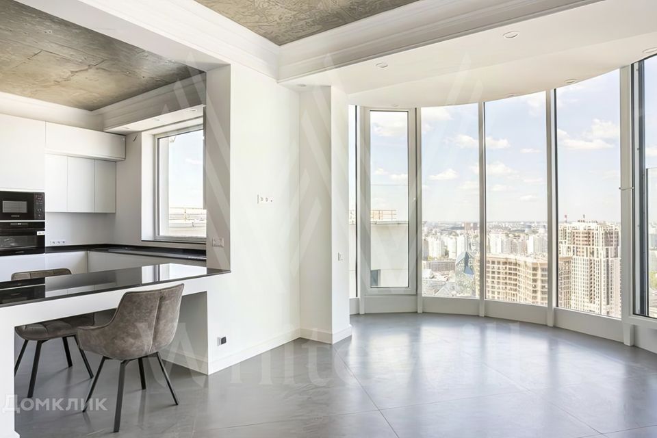 Продаётся 5-комнатная квартира, 190 м²