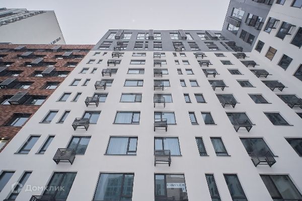Продаётся 4-комнатная квартира, 139.7 м²