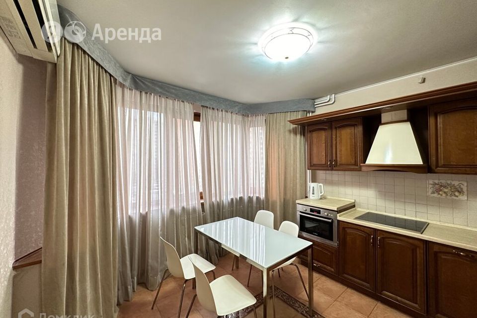 Сдаётся 2-комнатная квартира, 60 м²