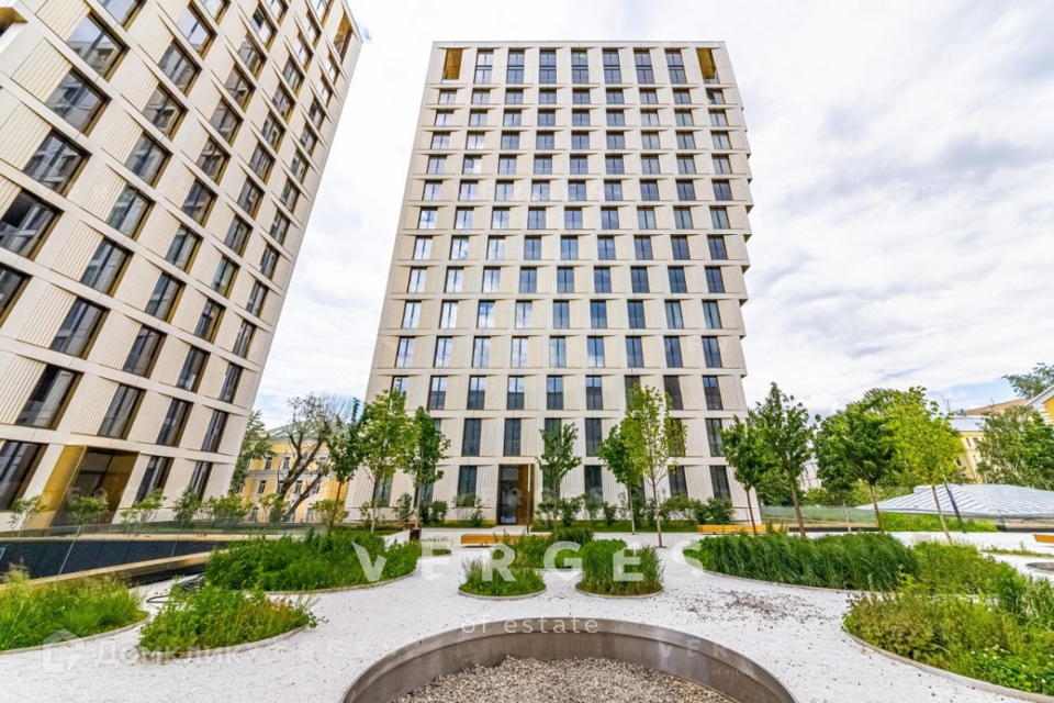 Продаётся 4-комнатная квартира, 175.4 м²