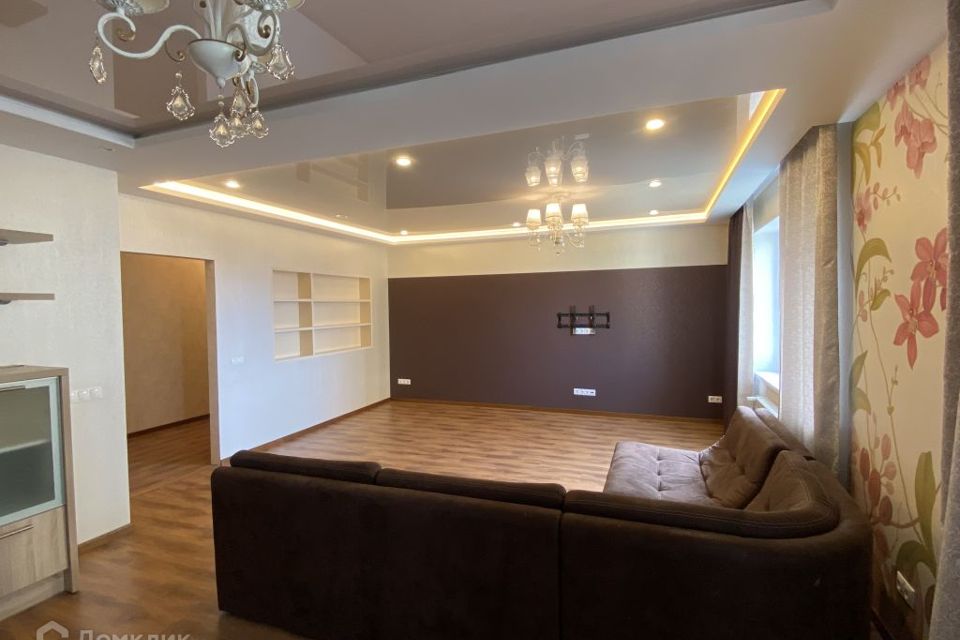 Продаётся 3-комнатная квартира, 98 м²